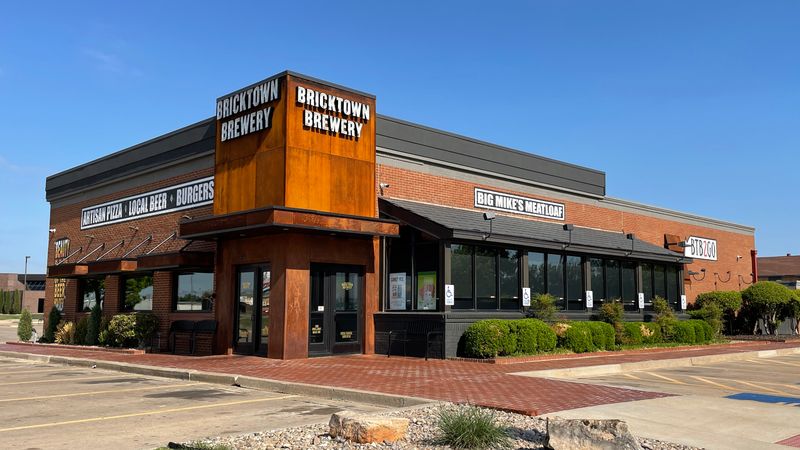 Local Dining and Culinary Scene