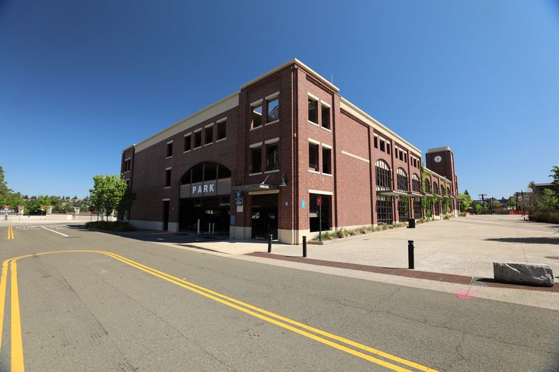 Parking Garage Public, Folsom