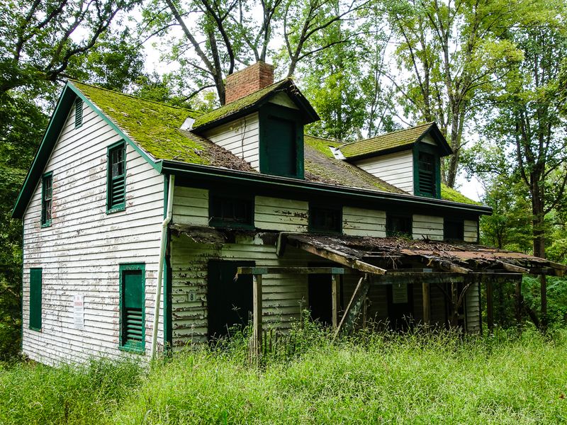 The Haunting Architecture of Abandoned Homes