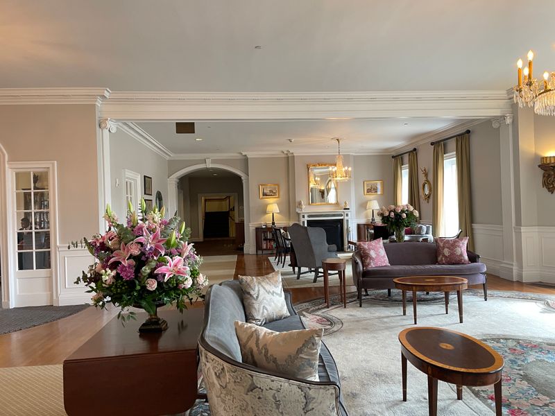 Comfortable Seating Arrangements Enhance Relaxation