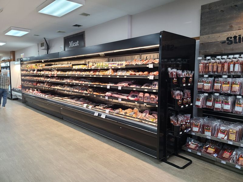 Tourist Stops Show Only A Narrow Slice