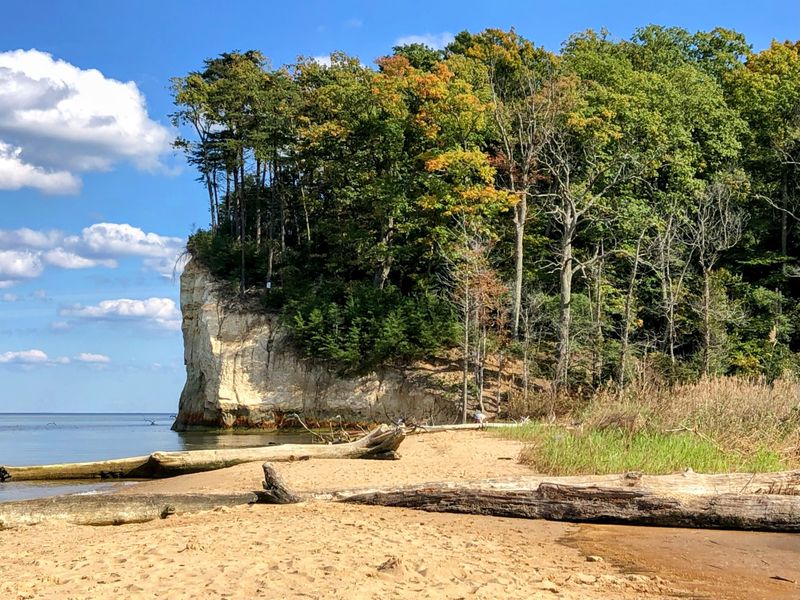 Horsehead Cliffs: Towering Natural Drama Along the Potomac