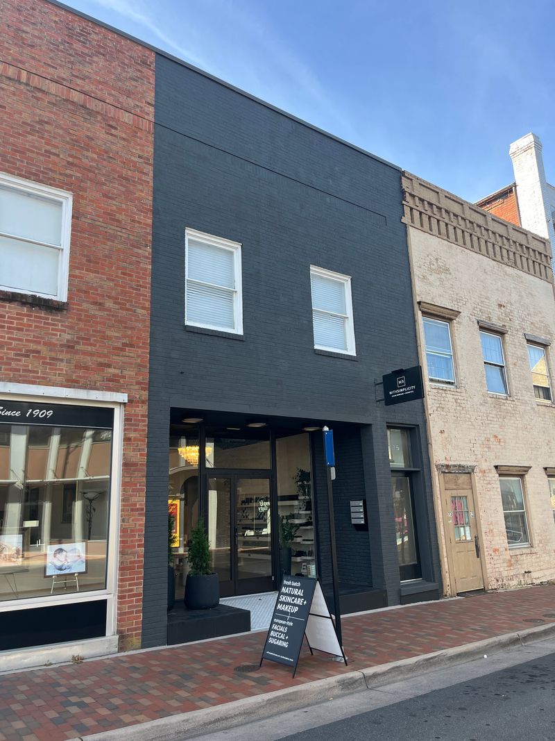 Harrisonburg: College Energy and Valley Beauty