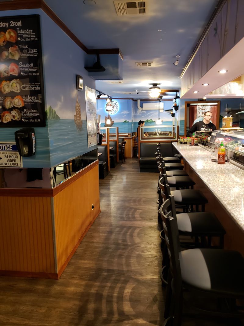 Extensive Menu Features Fresh Sushi and Japanese Dishes for Everyone