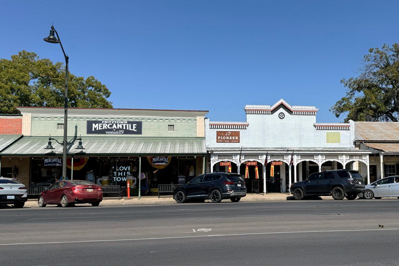 Fredericksburg Main Street Shopping