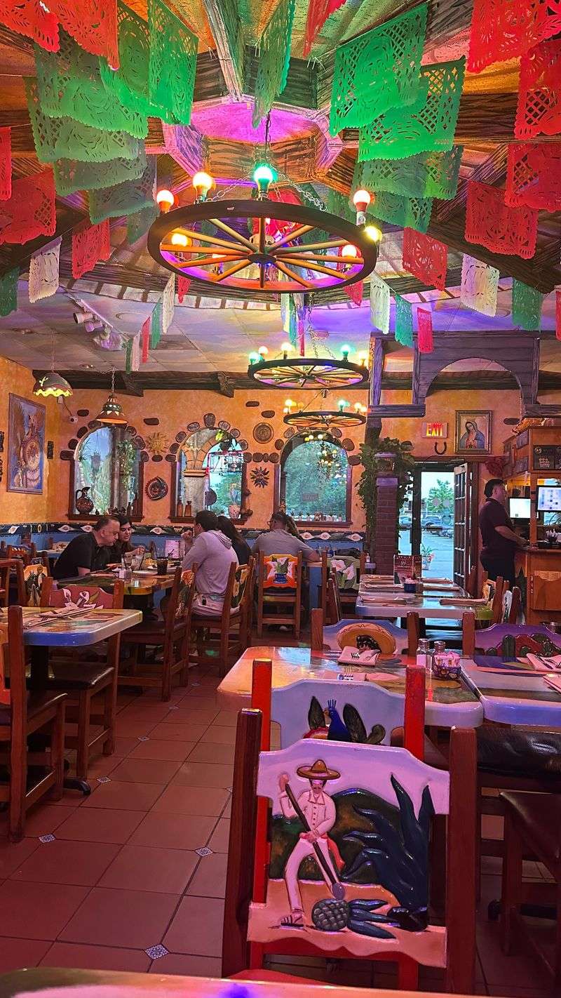 Live Music and Mariachi Vibes That Bring the Fiesta