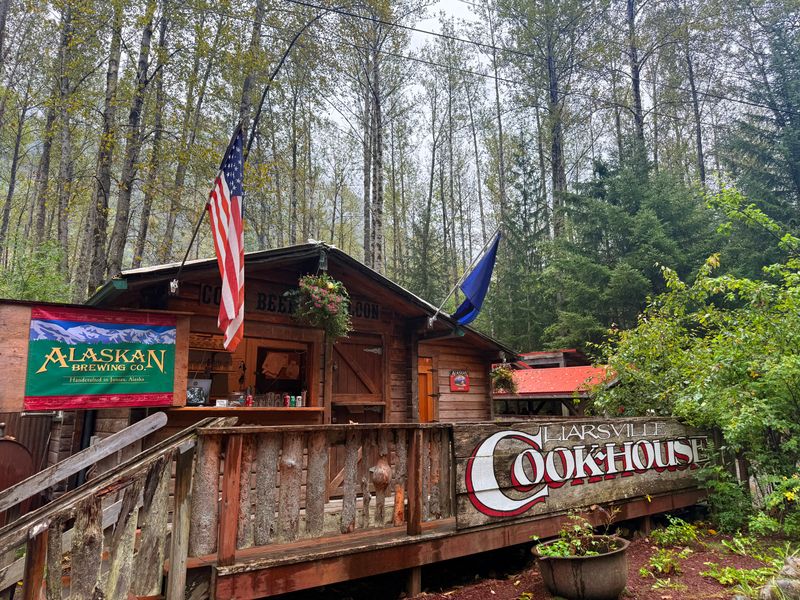 Liarsville Gold Rush Trail Camp & Salmon Bake, Skagway