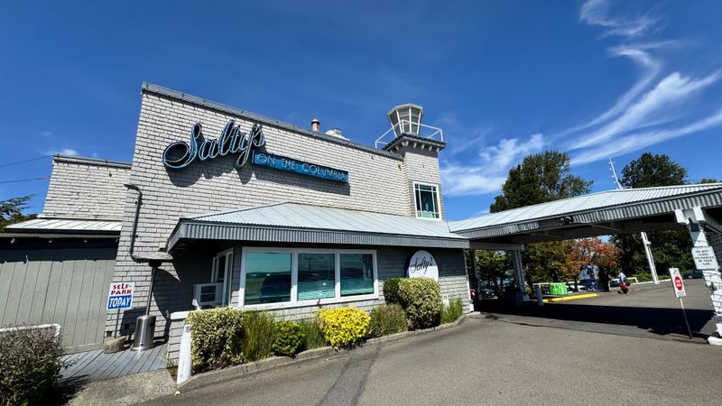 Salty’s on the Columbia, Portland