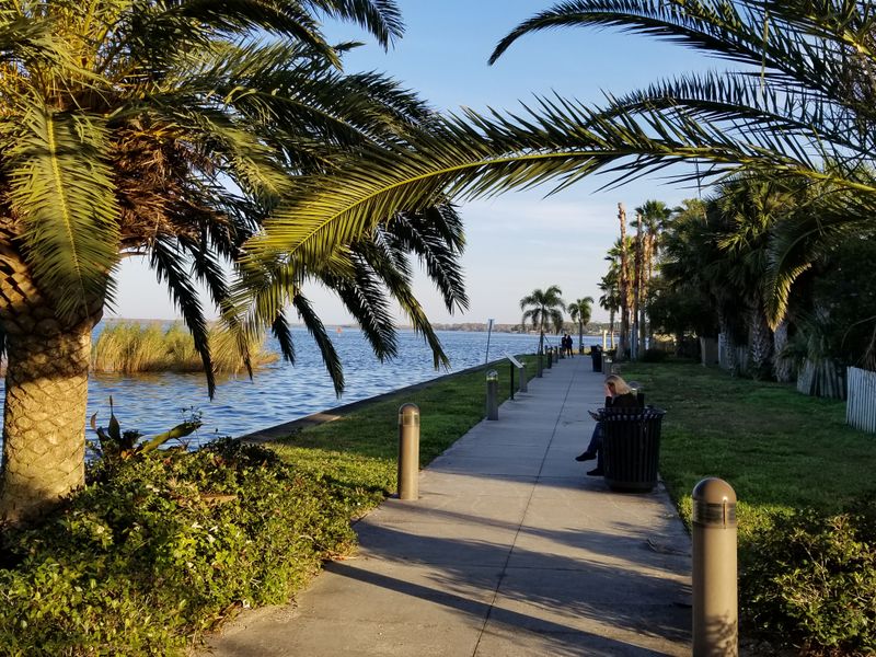 Lake Monroe Waterfront Recreation Paradise