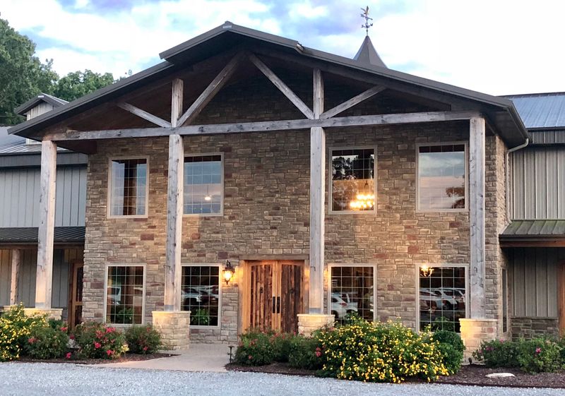 The Barn by the Lake, Kingston Springs