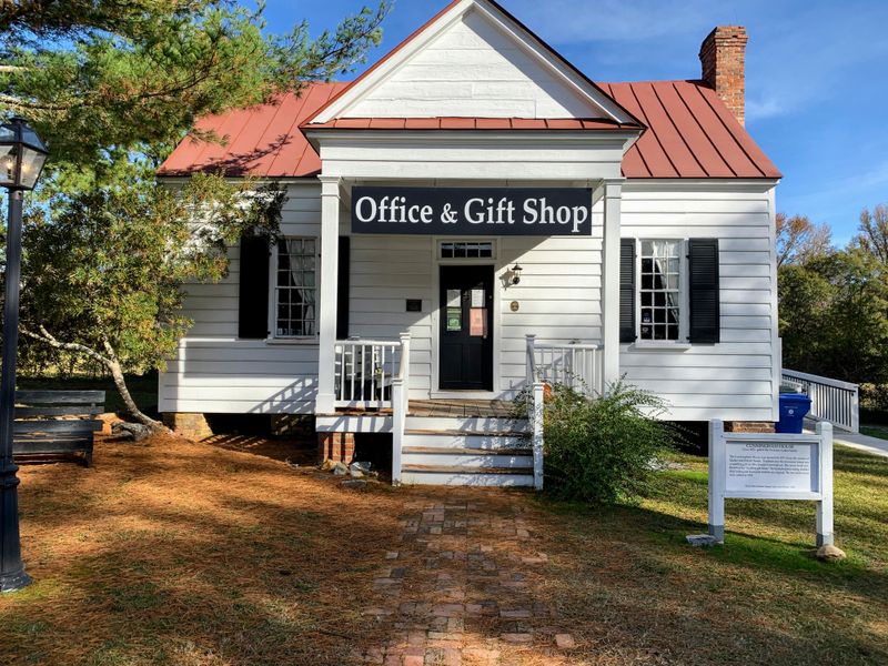 Why Big Development Never Took Hold