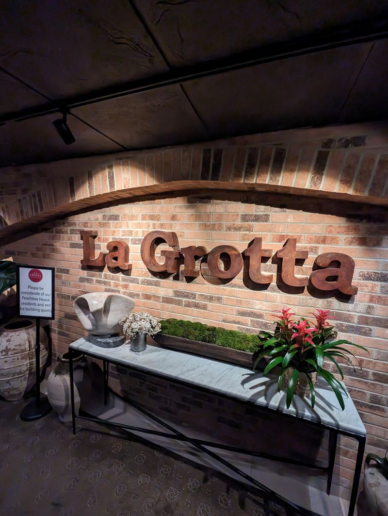 A Georgia Restaurant That Feels Written Into A Love Story