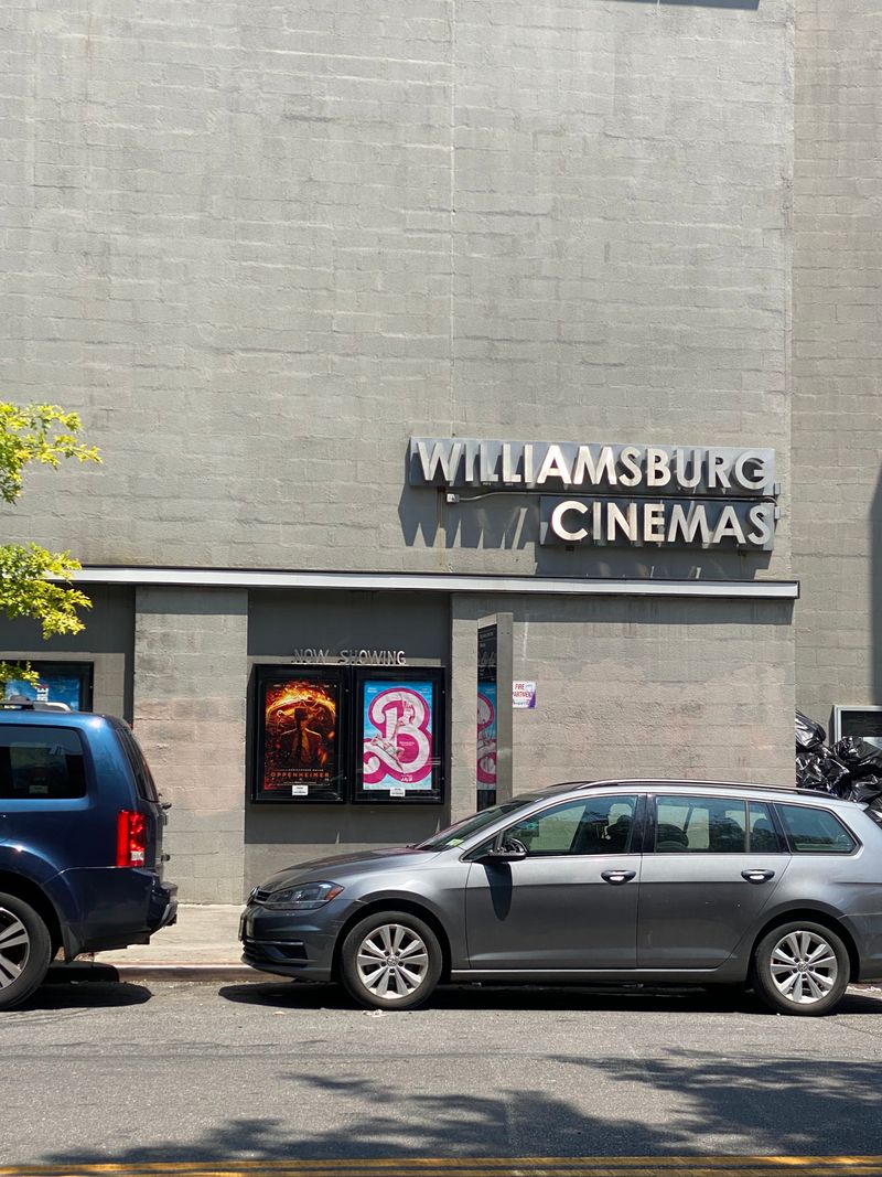 Williamsburg Theatre, Williamsburg