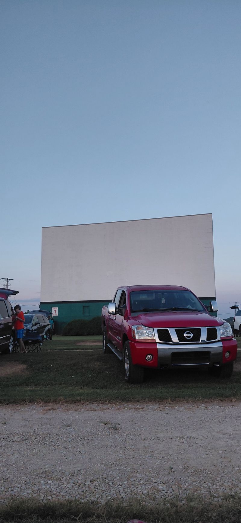 Six Screens Offering Endless Entertainment Options