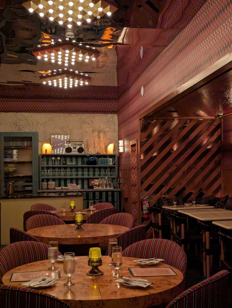 Angeloni's II Restaurant & Lounge