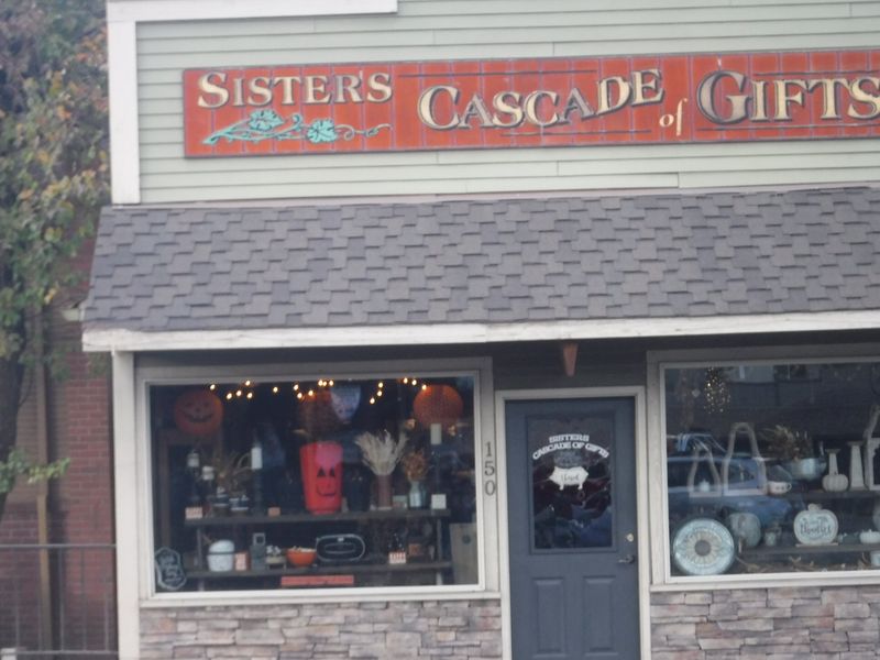 Sisters: Western Charm at the Gateway to the Cascades