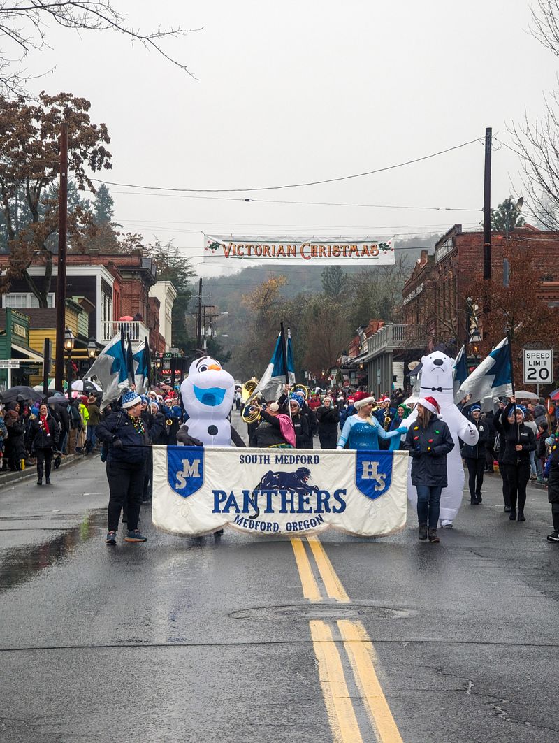 Victorian Lights Along California Street