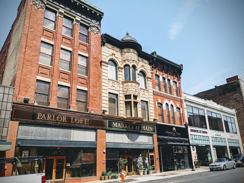 Downtown Historic District Shopping and Dining