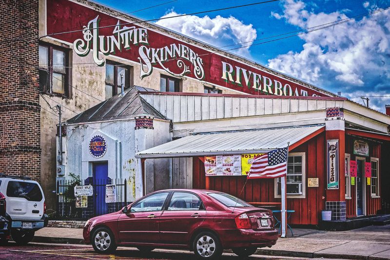 Auntie Skinner's Riverboat Club