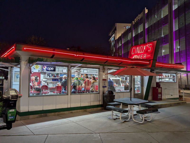 Cindy's Diner: 230 W Berry St, Fort Wayne, IN 46802