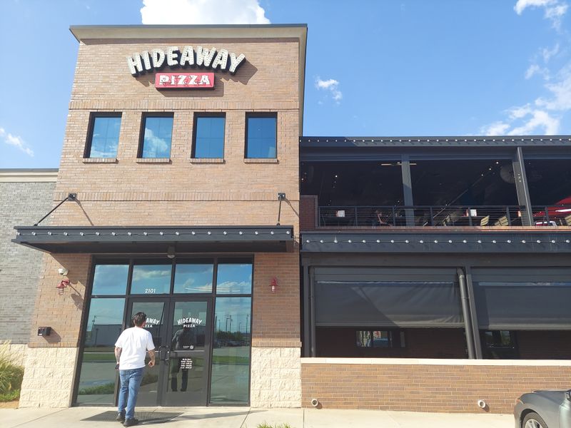 Hideaway Pizza