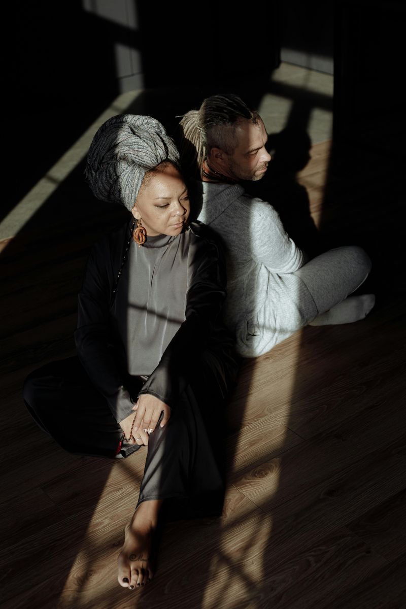 Acting Uncomfortable With Pauses