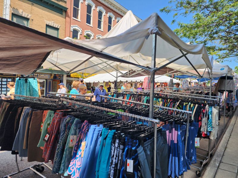 Petoskey Sidewalk Sales & Street Fair – Petoskey