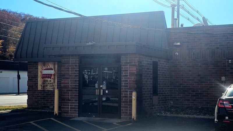 The Old-School Pit That Still Pulls People In