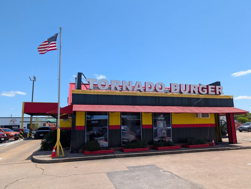 Tornado Burger, Texas