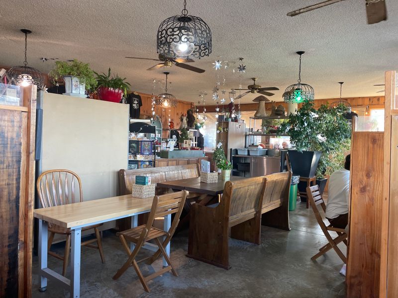 Lunch That Turns Unhurried