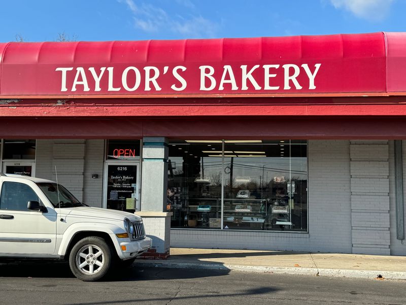 Taylor's Bakery: 6216 Allisonville Rd, Indianapolis, IN 46220