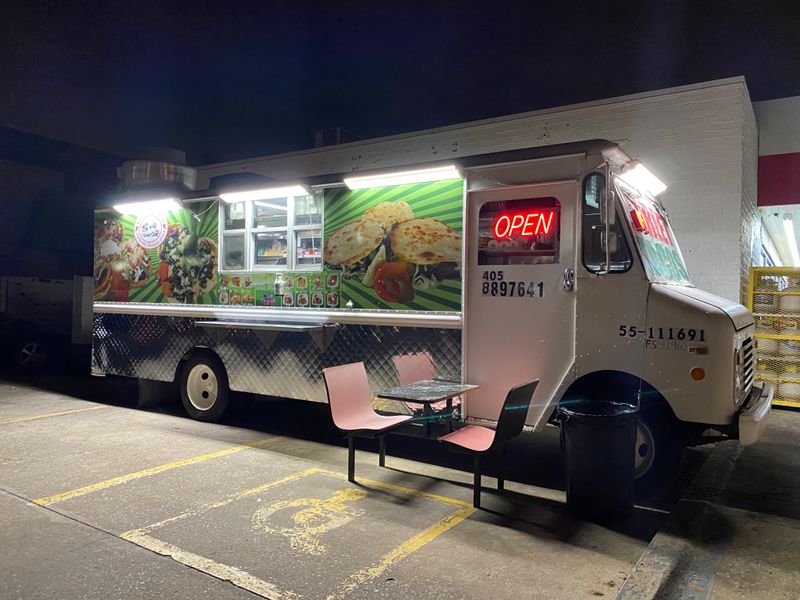 Food Truck at NE 63rd & Bryant