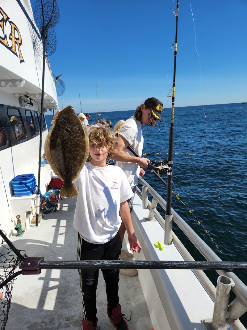 Charter Fishing Boats Provide Thrilling Ocean Expeditions
