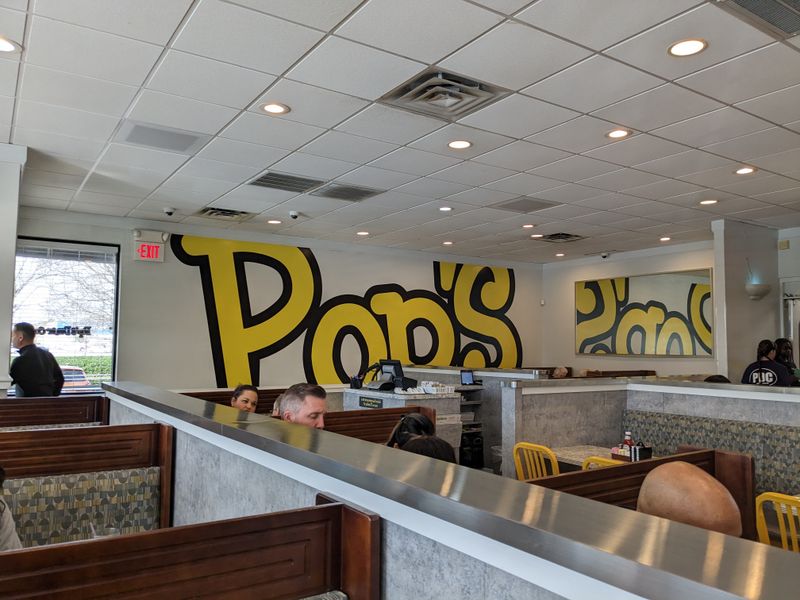 Classic Diner Atmosphere That Takes You Back in Time