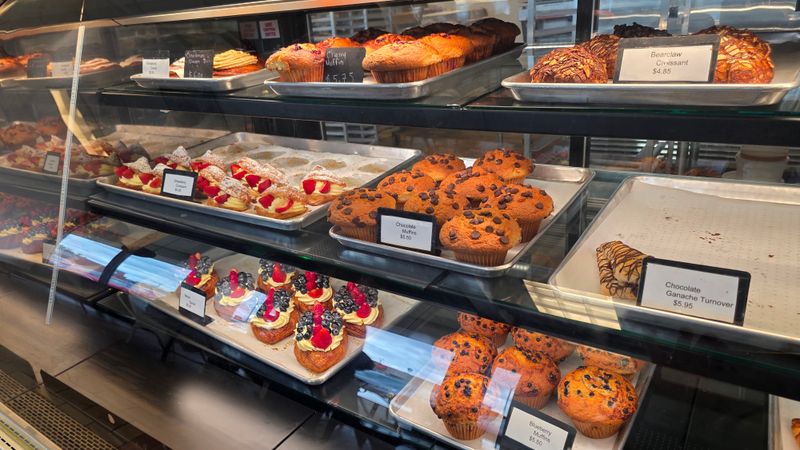 Le Croissant French Bakery