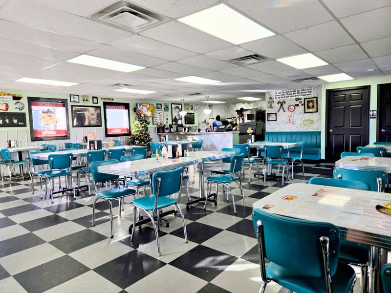 Boomarang Diner, Multiple Locations