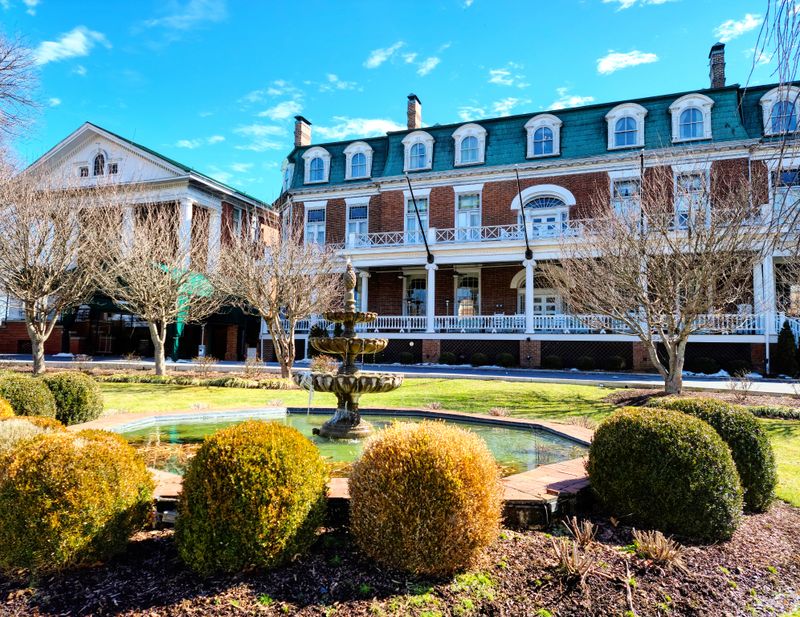 The Martha Washington Inn Radiates Elegance from Centuries Past