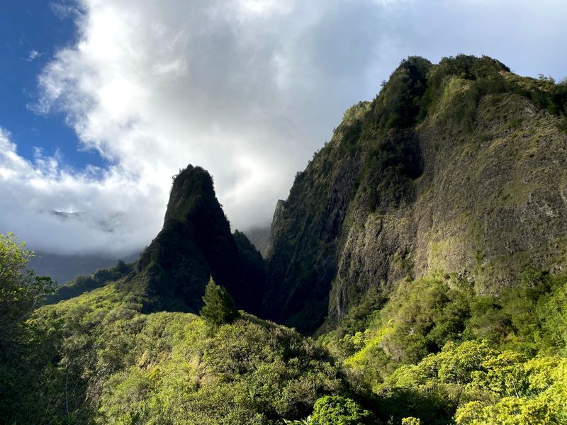 'Iao Needle Lookout Trail in Central Maui
