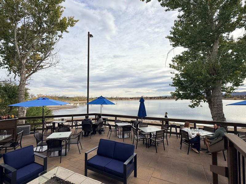 The Lakehouse Grille