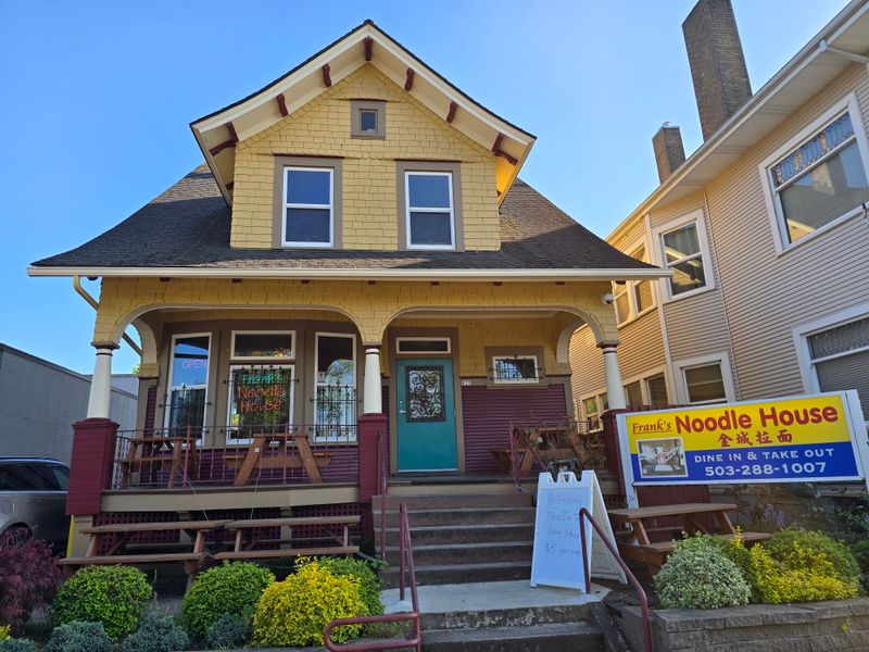 Frank's Noodle House