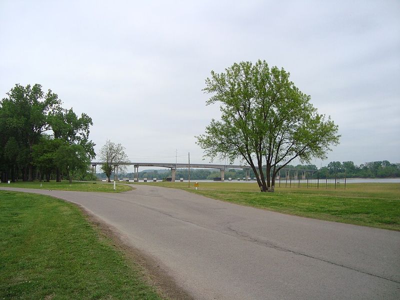 Population Decline and Community Dispersal