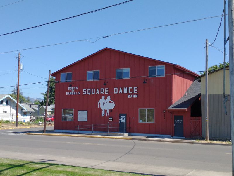 Cottage Grove: Southern Valley Hidden Gem