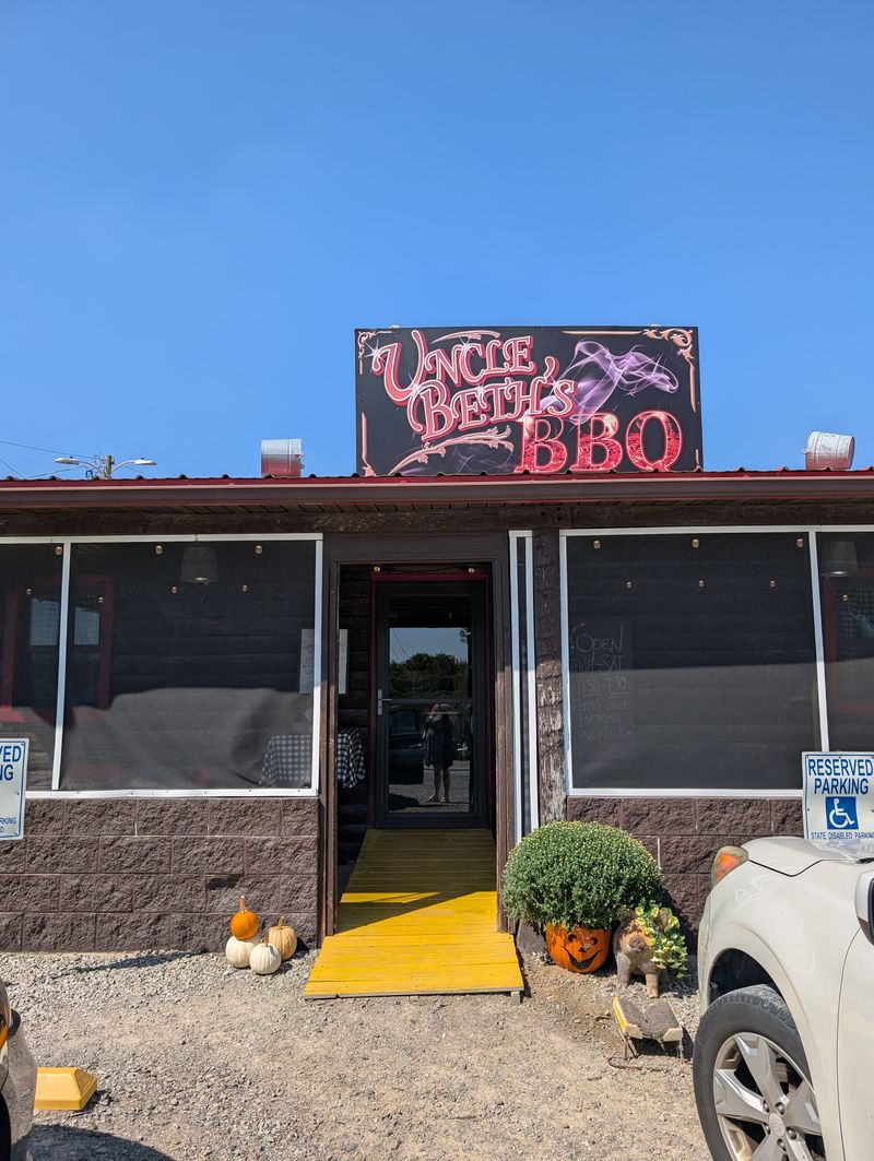 Uncle Beth's BBQ, North Lewisburg