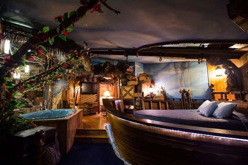 Location That Puts Restaurants and Shopping Within Arm's Reach