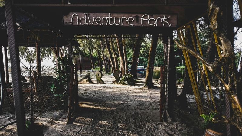 Open-Plan Fun, No Gates Needed