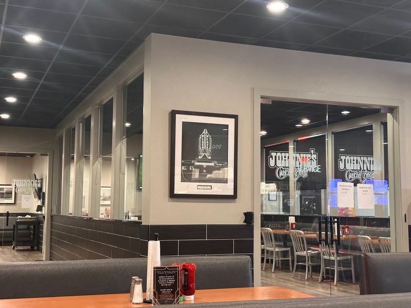 Johnnie's Charcoal Broiler