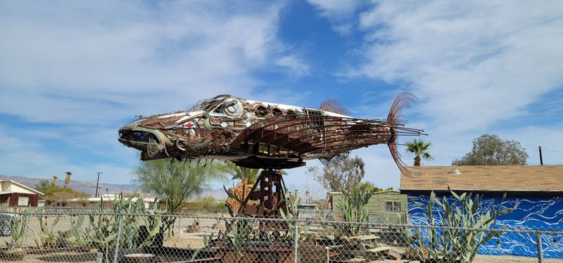 How Metal, Wood, And Wire React To Wind