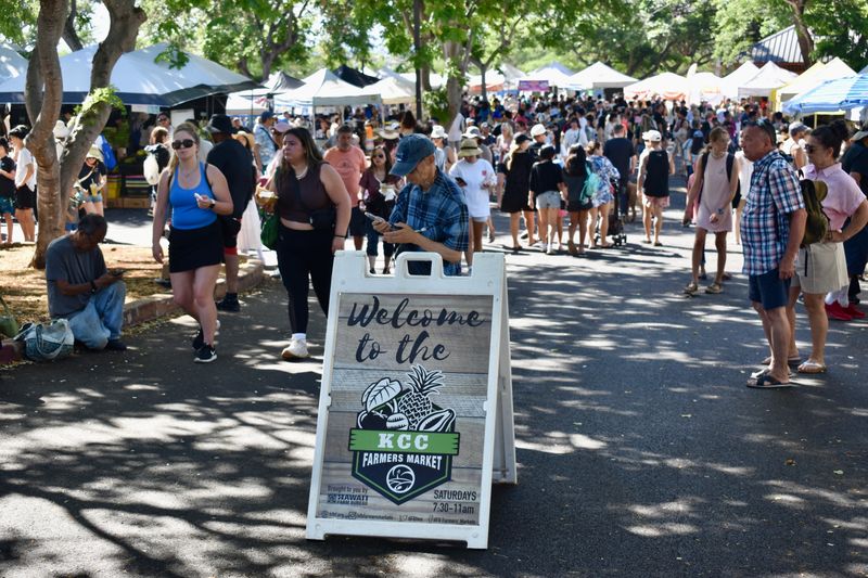 Island Flavors and Markets