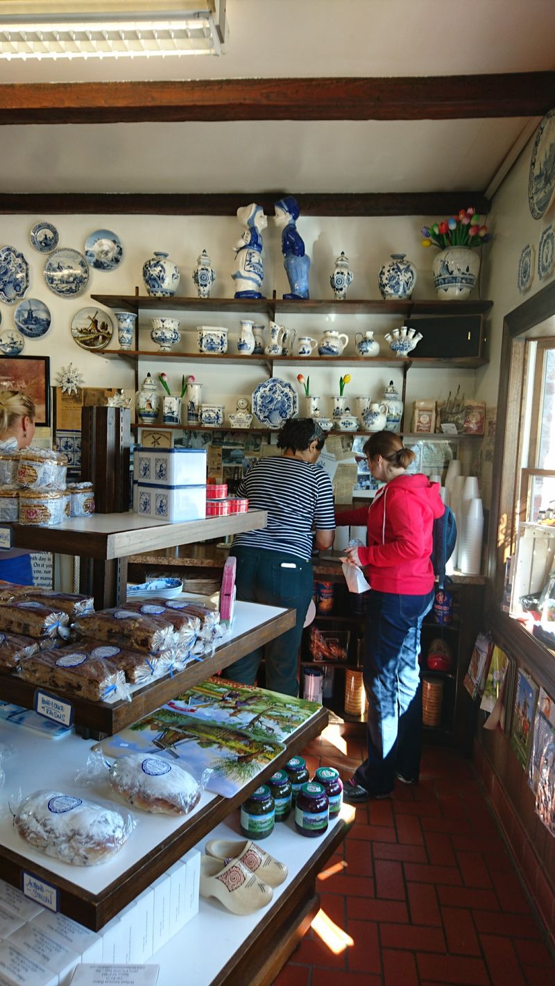 Fresh Rye Bread and Artisan Loaves Without Preservatives