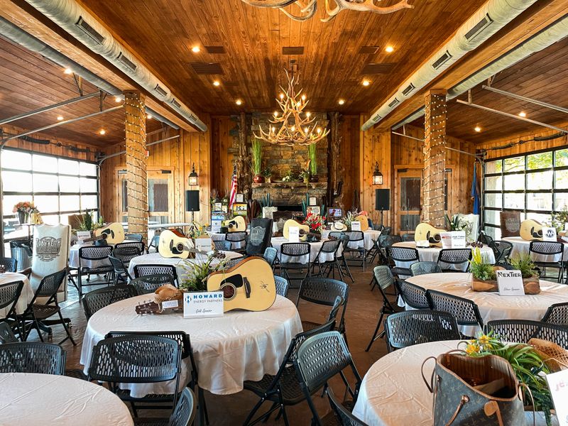 The Cedar Gate, Kingfisher